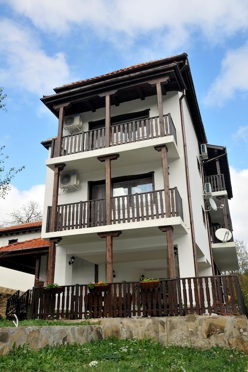 Family Hotel And Restaurant Plamena Oreshak  Exterior foto